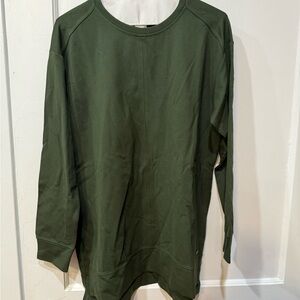 Lole Army Green NWOT Longer in Back Sweatshirt Tunic Top Shirt Size Small